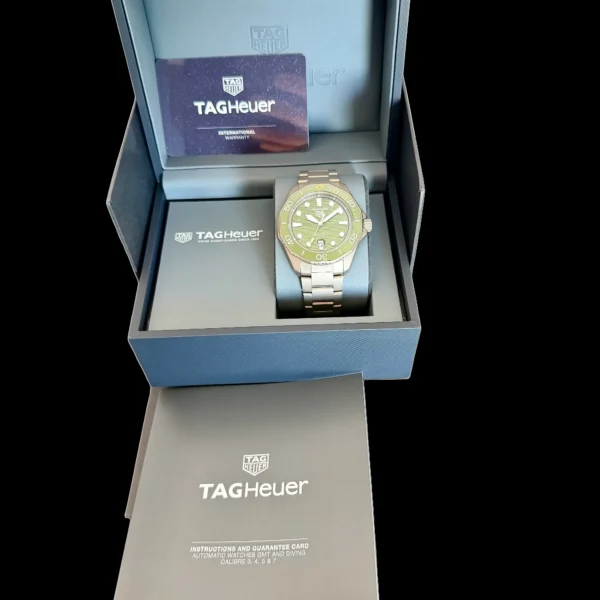 <strong>Tag Aquaracer 43</strong></br> Model Ref-WBP208B.BF0631</br> Titanium</br> 2022 Box & Papers